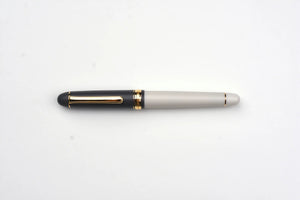 Nagasawa Original PLATINUM 3776 PenStyle Silhouette Gray/Ivory – Limited Edition Luxury PEN PLANET