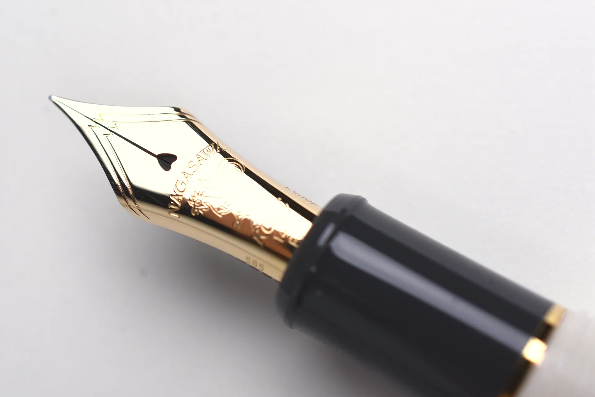 Nagasawa Original PLATINUM 3776 PenStyle Silhouette Gray/Ivory – Limited Edition Luxury PEN PLANET