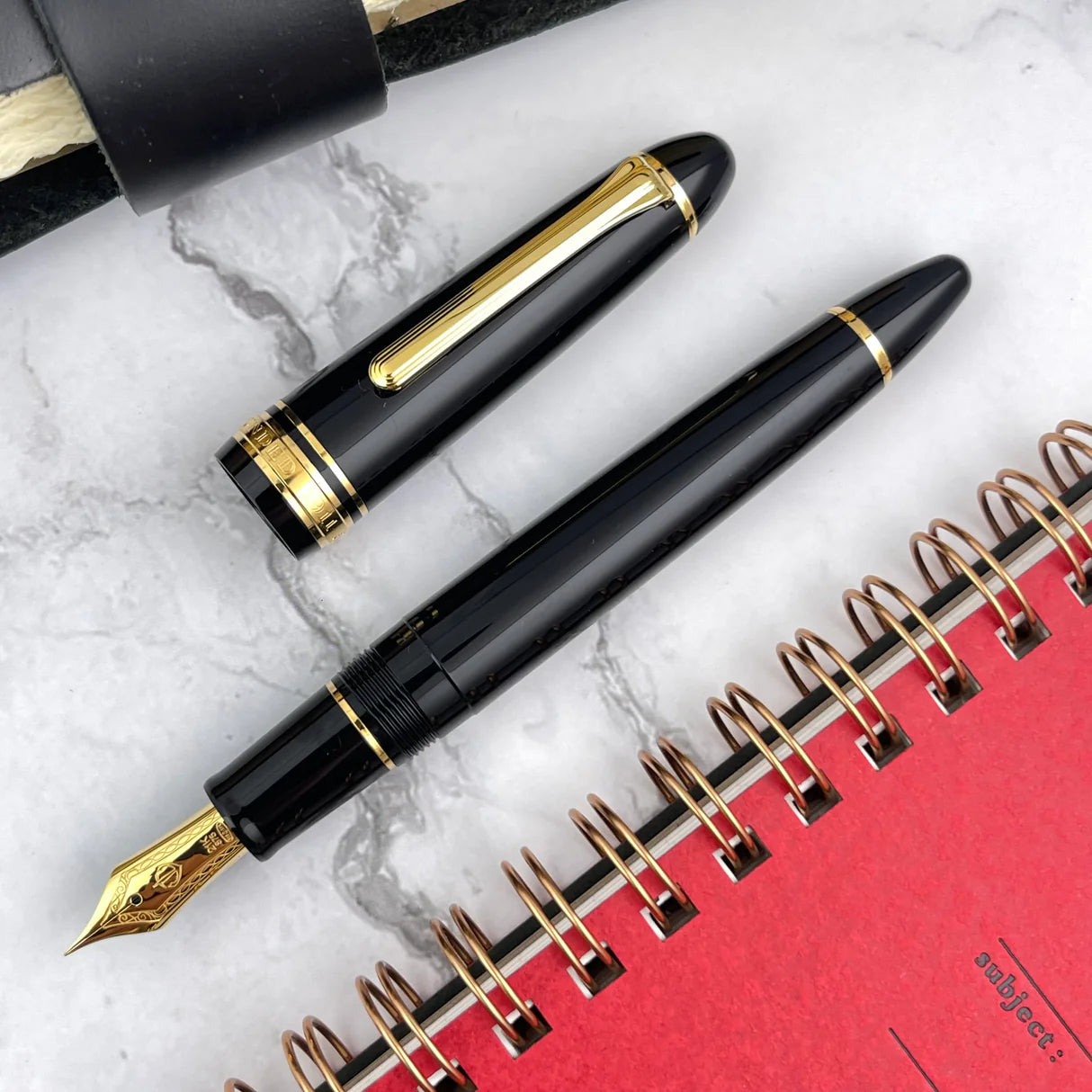 Sailor 1911 Standard Fountain Pen (21K Medium) BLACK with Gold Trims