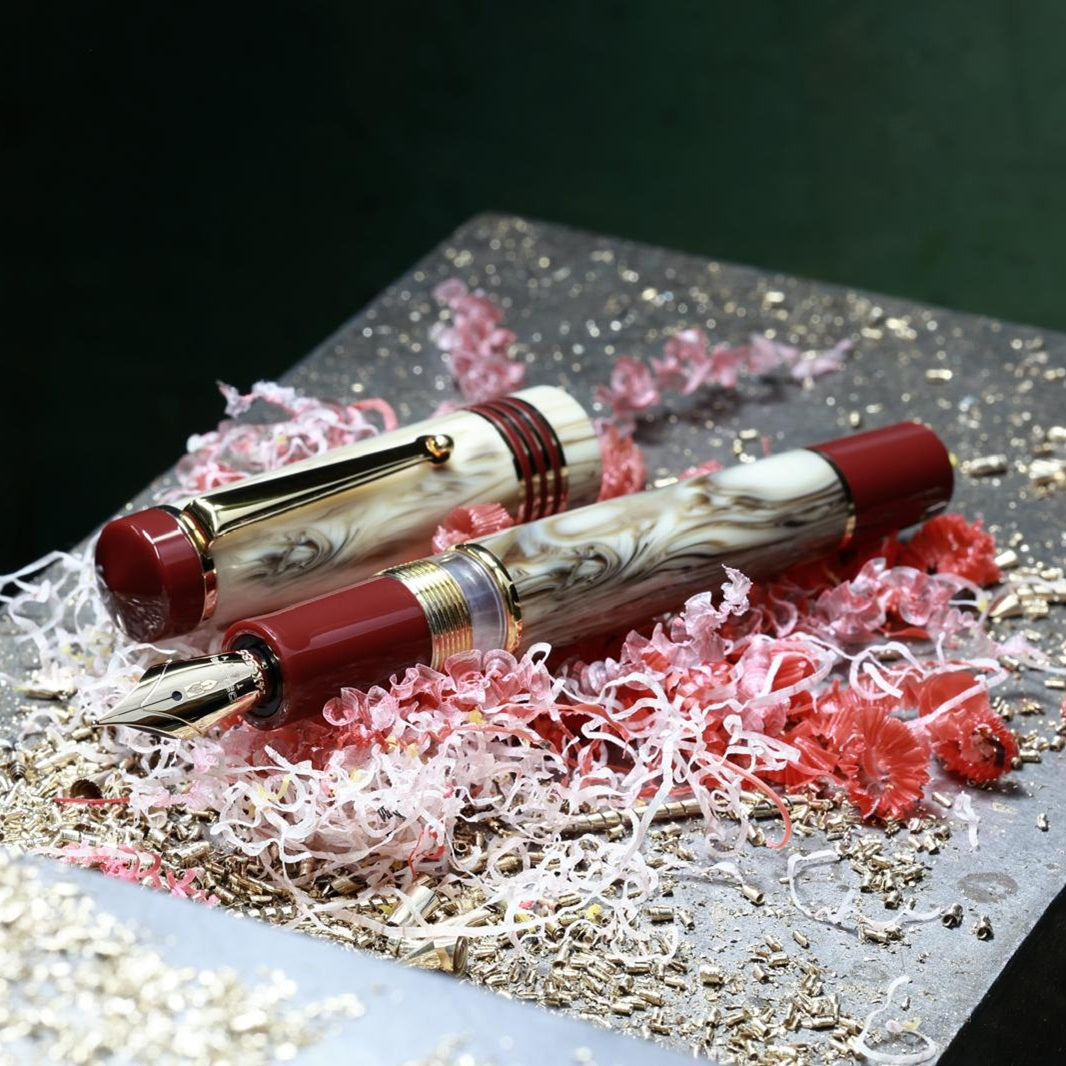 Delta Rouge Divine LE GT Fountain pen PEN PLANET