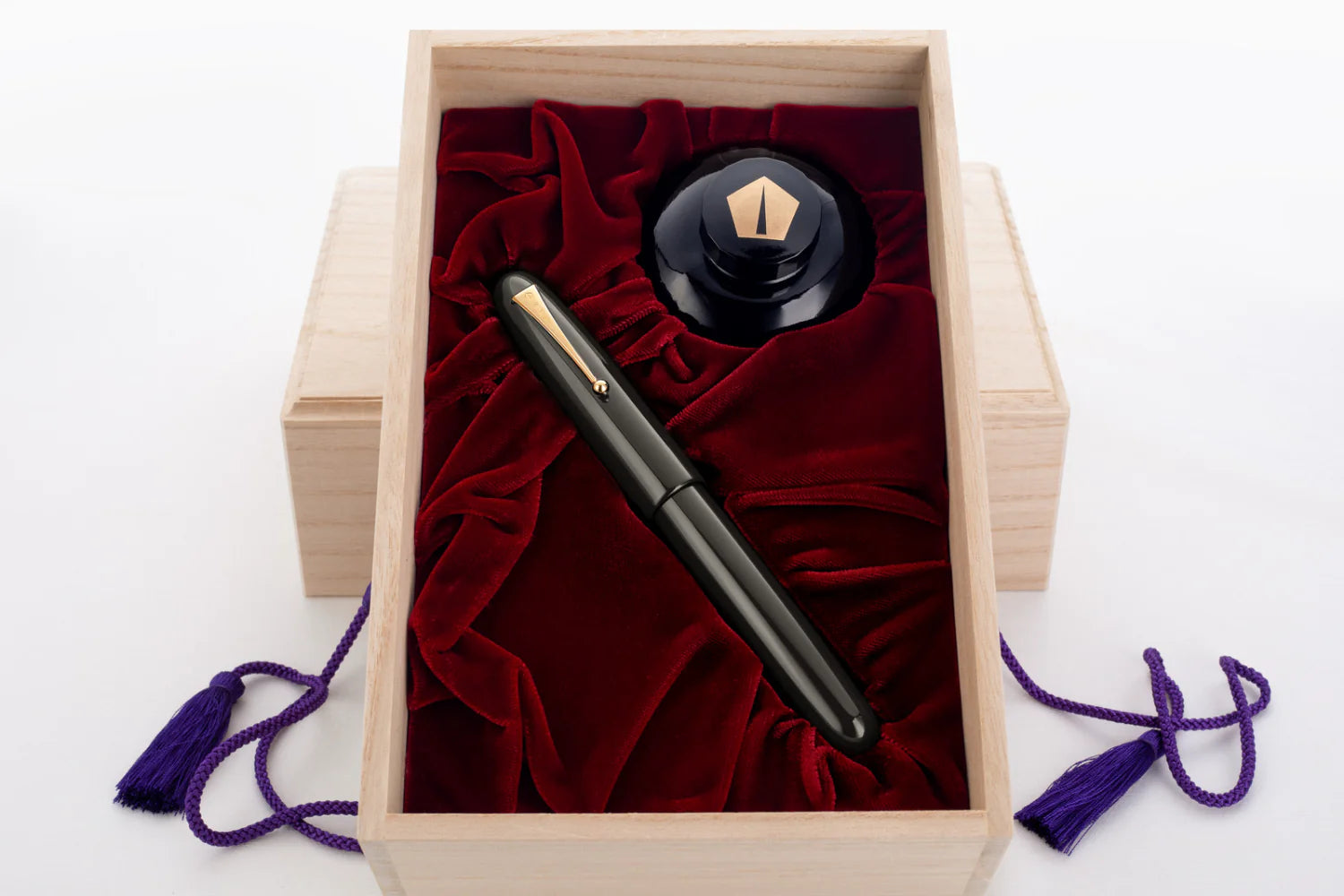 Namiki Emperor Urushi Fountain Pen - Black