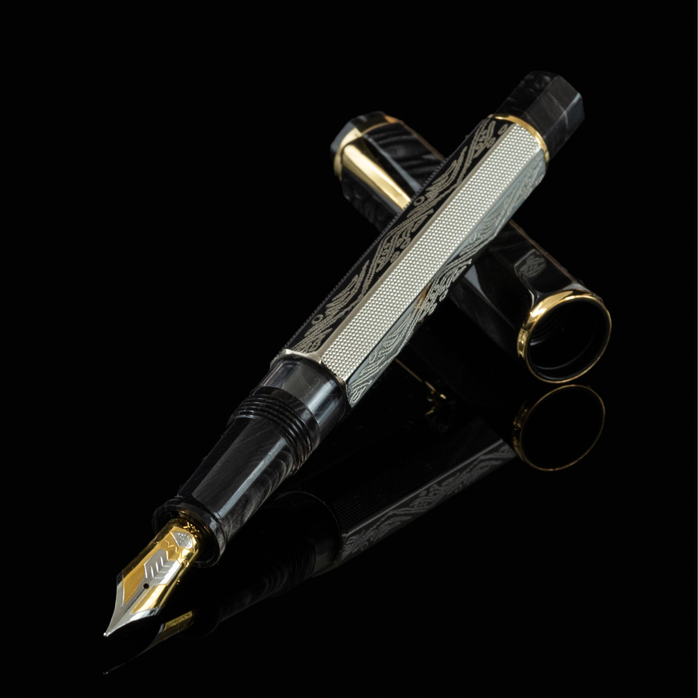 Omas Cobra Silver Guilloché Fountain pen PEN PLANET